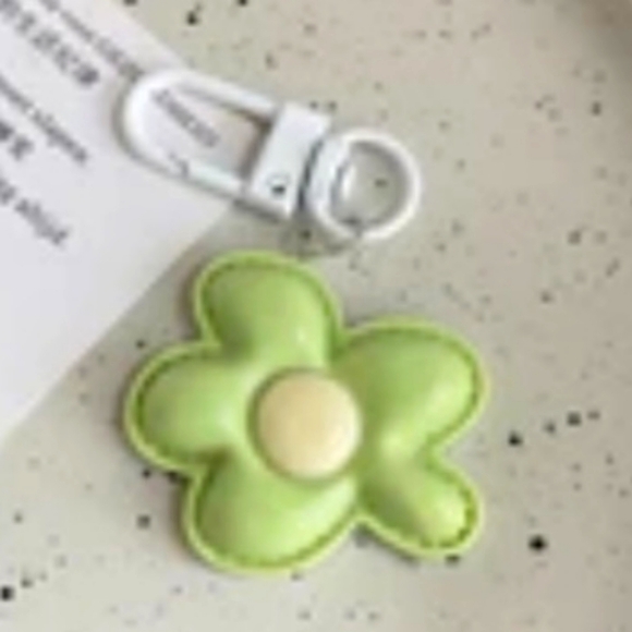 Colorful Flower Charms/Keychain Set Of 5 - Picture 6 of 7